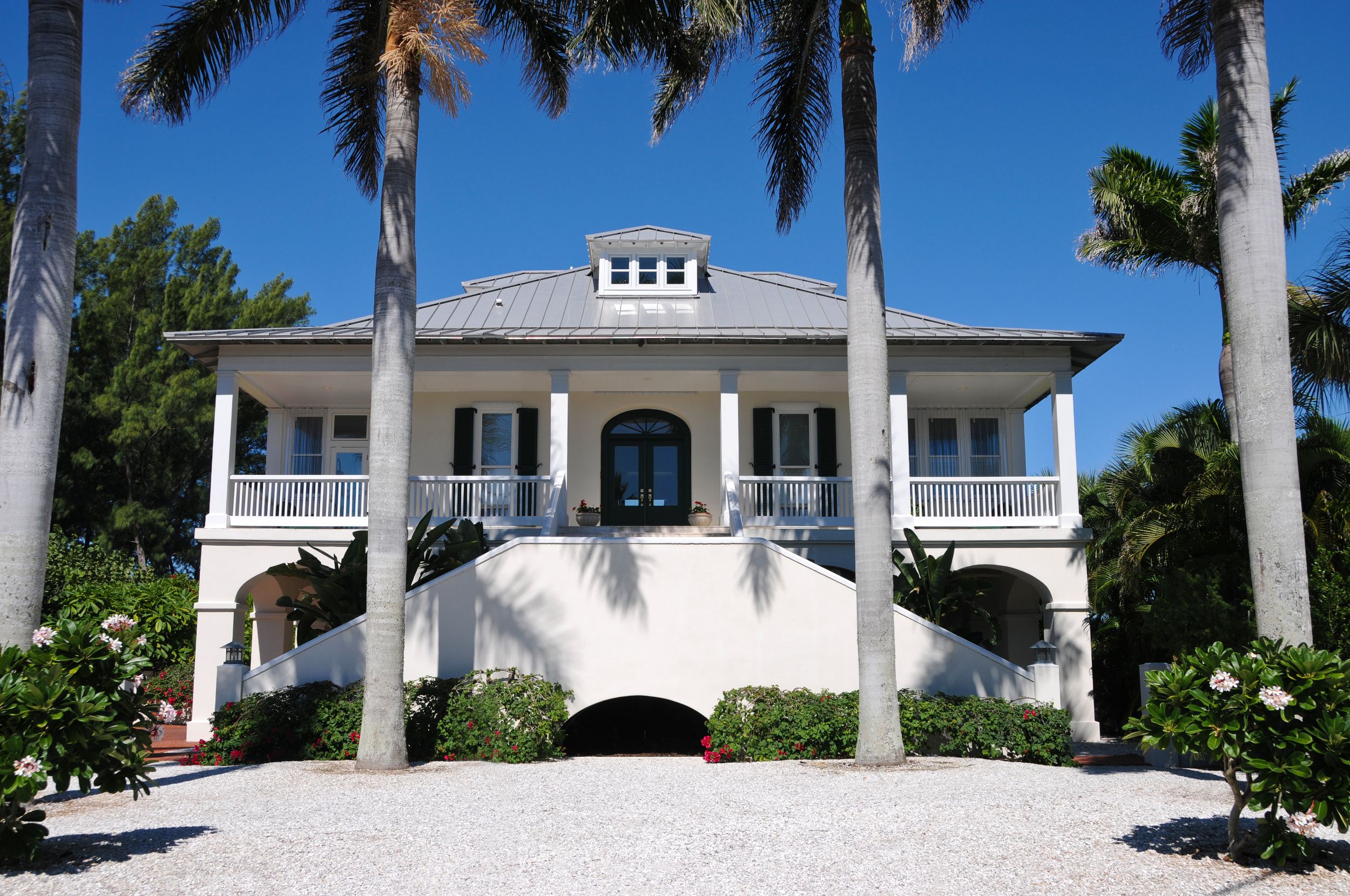 Luxury White Mansion Near the Beach